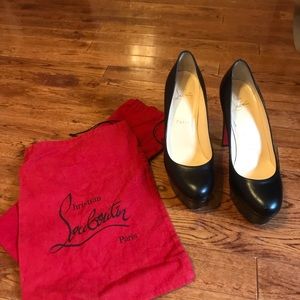 Christian Louboutin leather pump